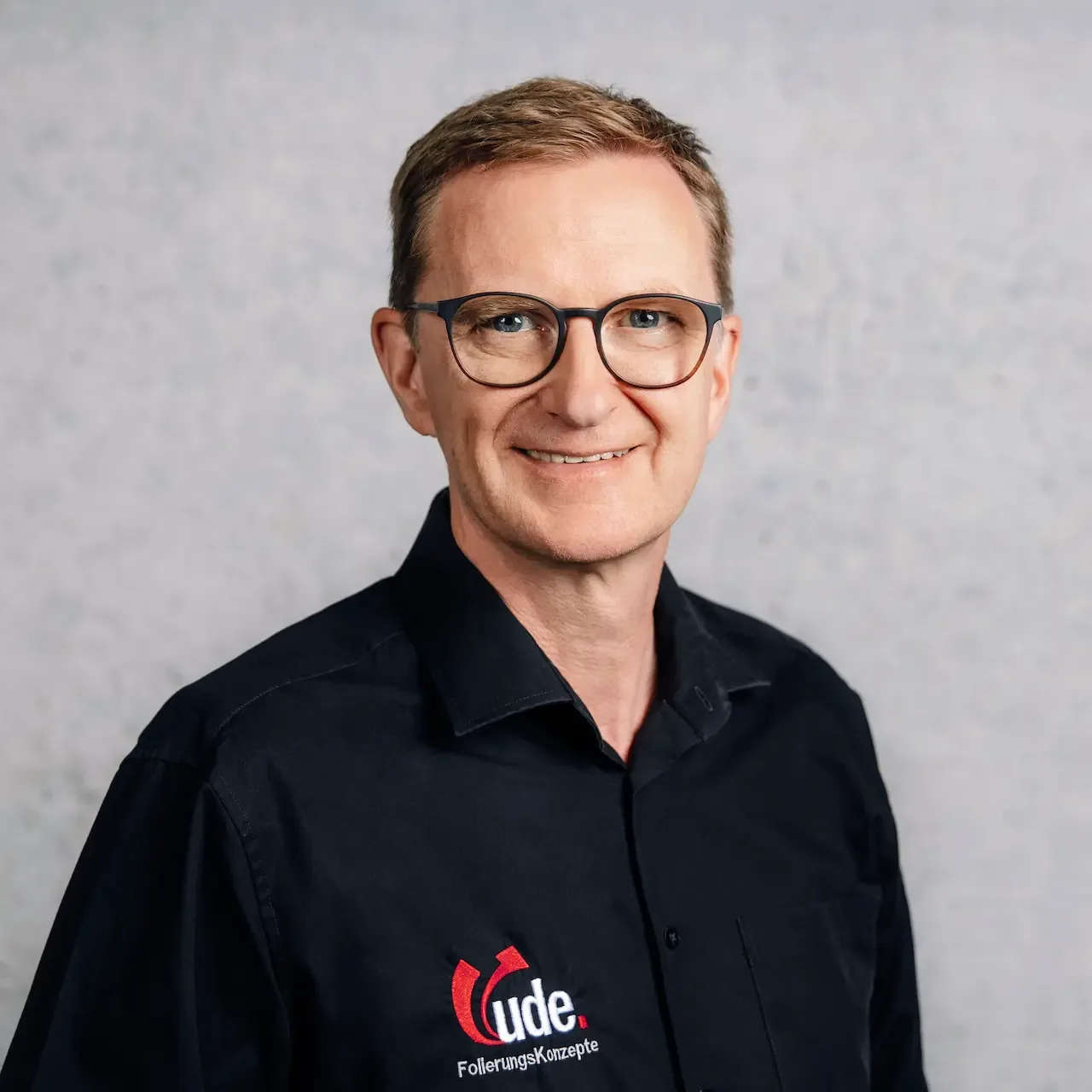 Portraitfoto von Stefan Ude, Geschäftsführer der Ude FolierungsKonzepte GmbH